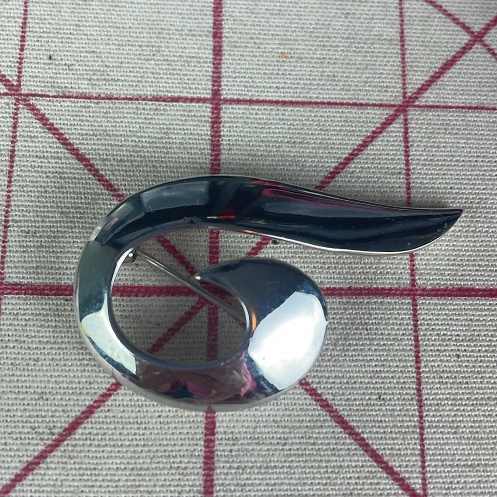 Trifari Vintage Groovy Swirl Brooch